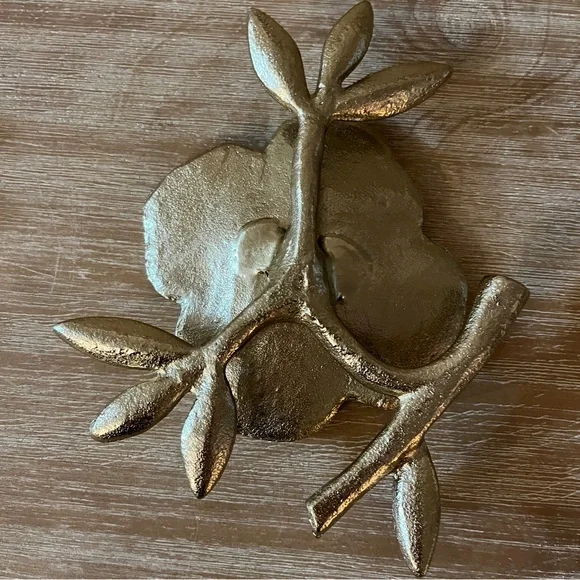 Opalhouse. Gold Flower Jewelry Dish. 1 of 2 - Picture 2 of 3
